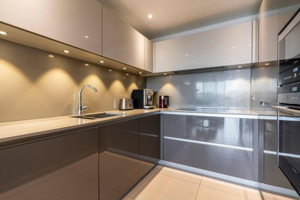 1 Bedroom Penthouse Flat In East Londen Buitenkant foto